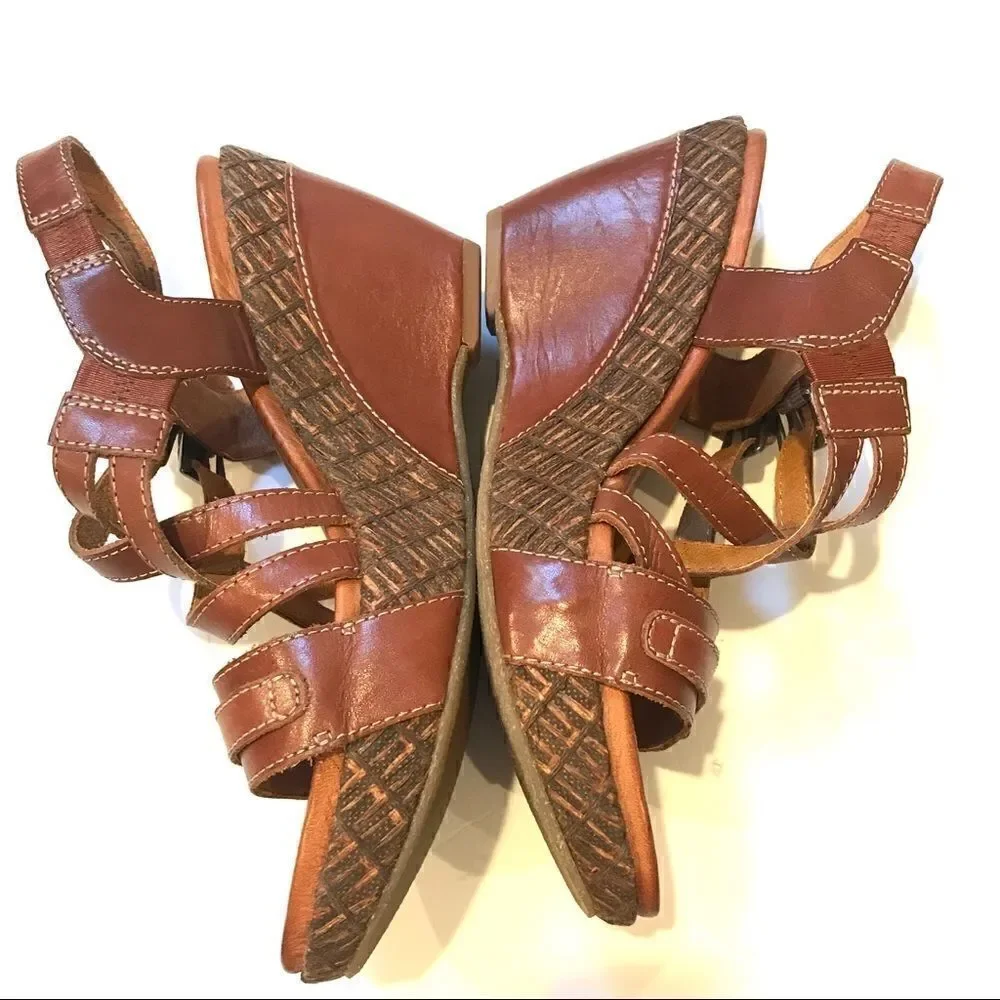 Naya genuine leather  wedge sandal Sz 9.5